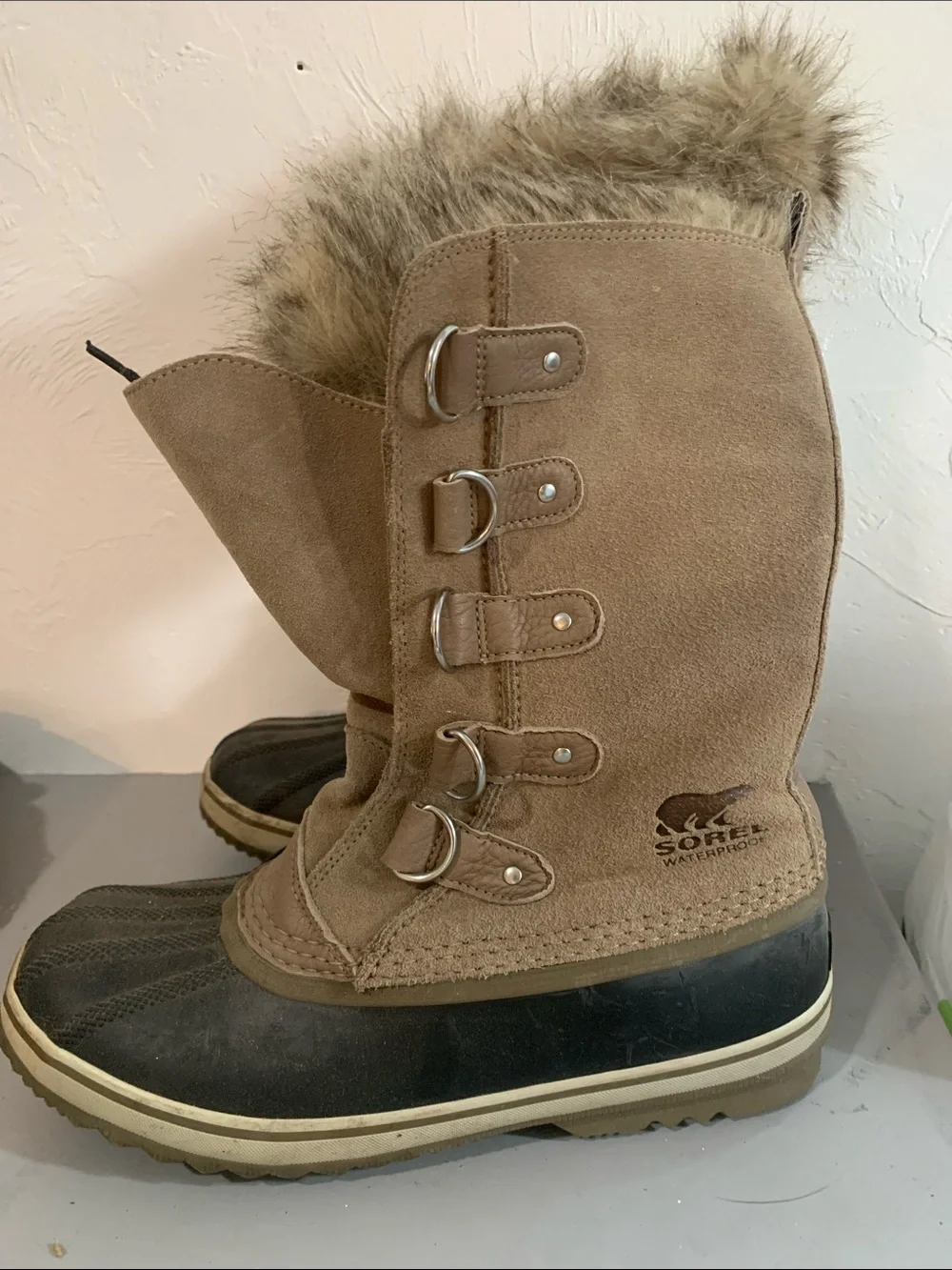 SOREL Women's Tan Winter Snow Boots with Faux Fur